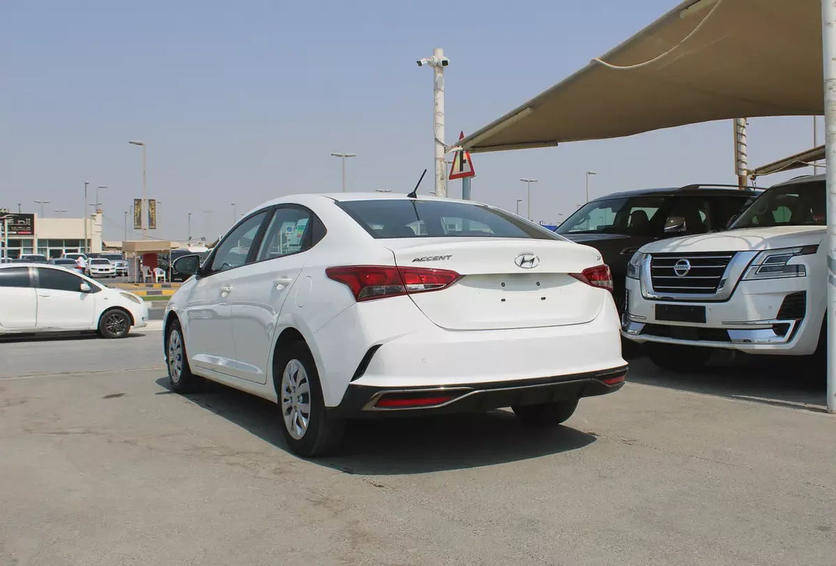 2022 Hyundai Accent GL | GCC Specs | Reliable & Fuel Efficient-3-3