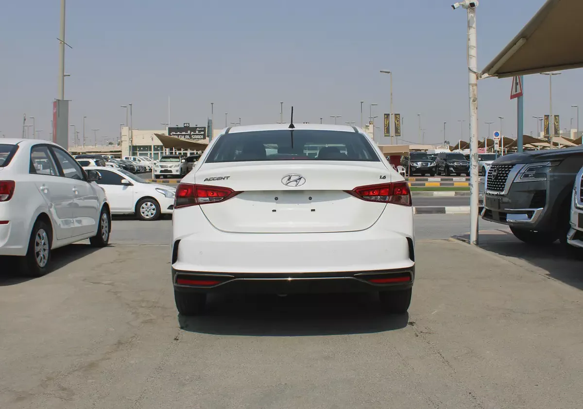 2022 Hyundai Accent GL | GCC Specs | Reliable & Fuel Efficient-4-4