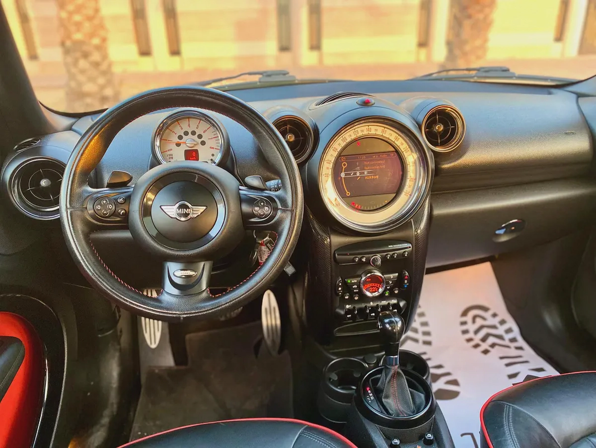 COUNTRYMAN 2015 MINI S-ALL4 JCW || GCC SPECS || ORIGINAL PAINT || ACCIDENT FREE-13-13
