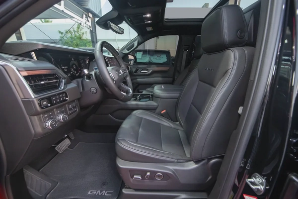 GMC Yukon Denali 2025 GCC Specs | 10,900 | Under Warranty From the agent