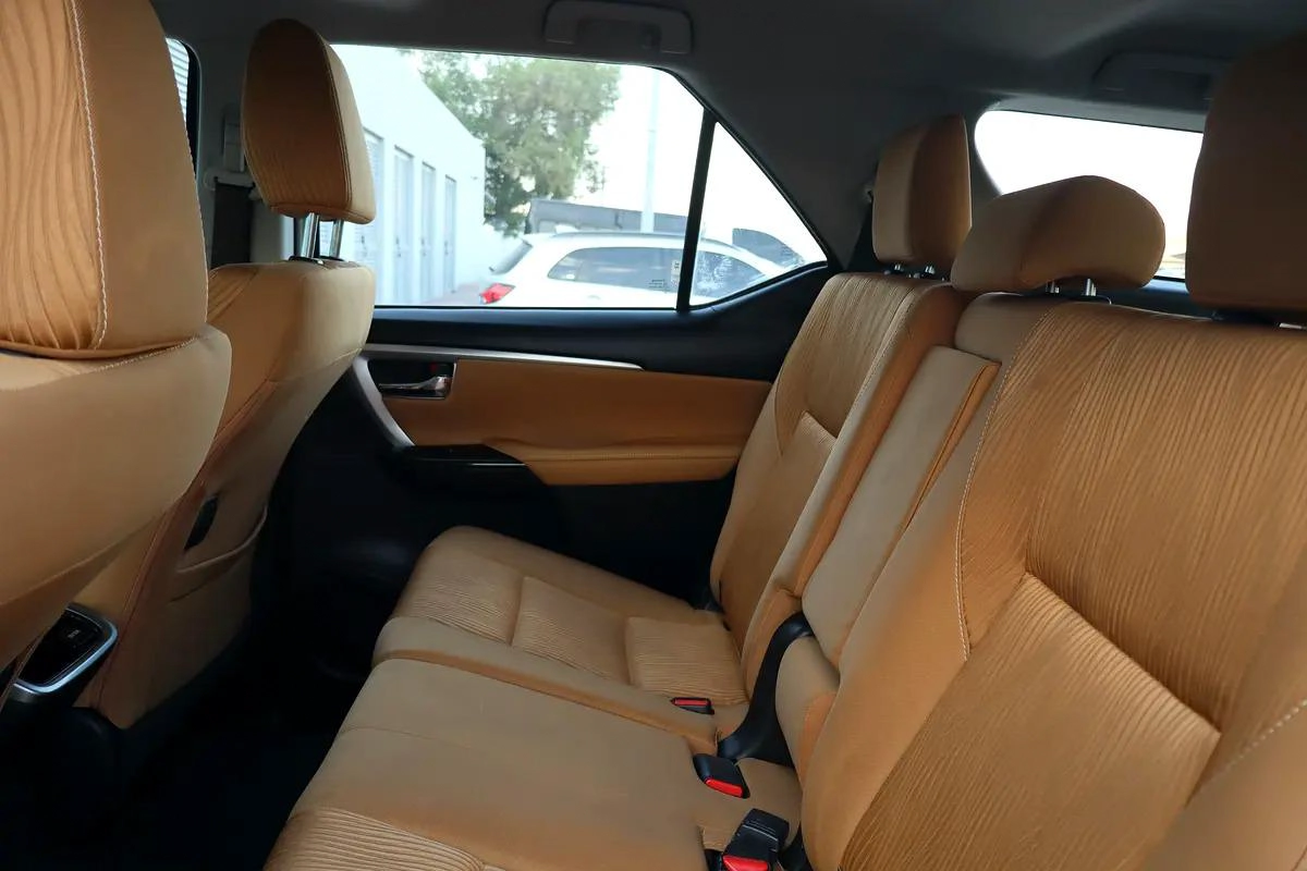 Toyota Fortuner GXR 2022 V6 - GCC Specs - Excellent Condition - Original Paint-7-7