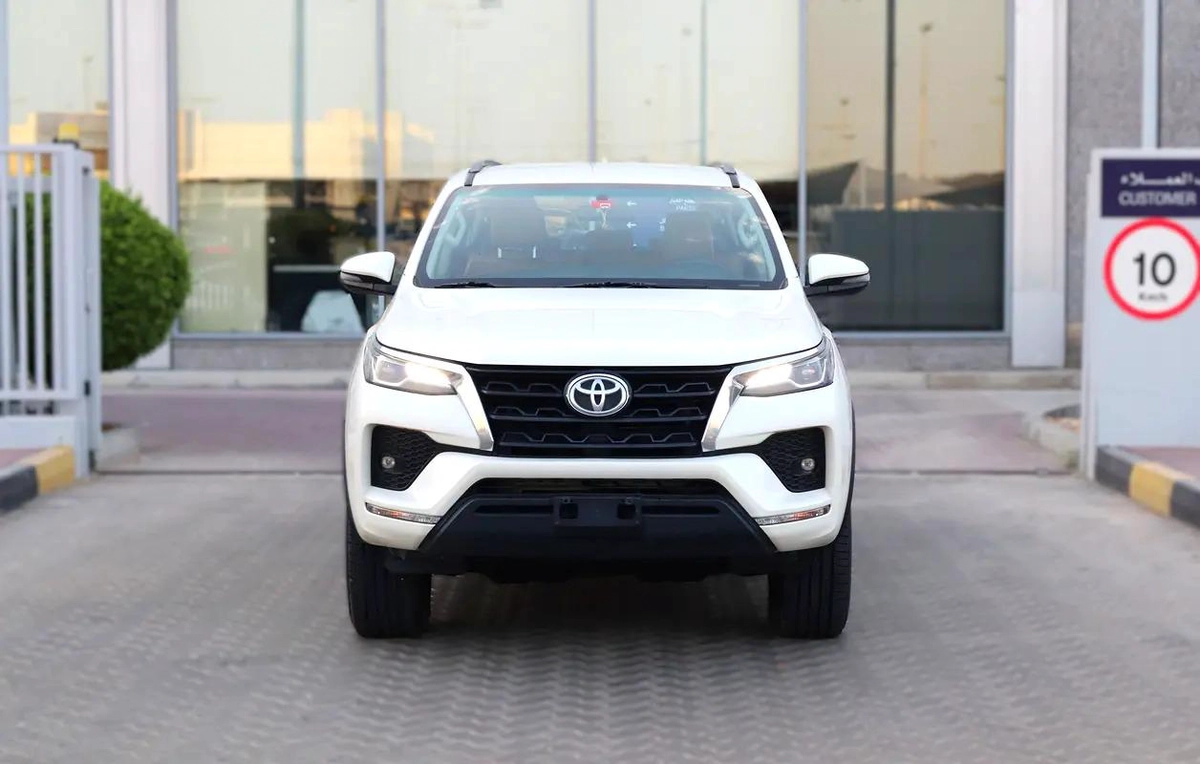 Toyota Fortuner GXR 2022 V6 - GCC Specs - Excellent Condition - Original Paint-9-9