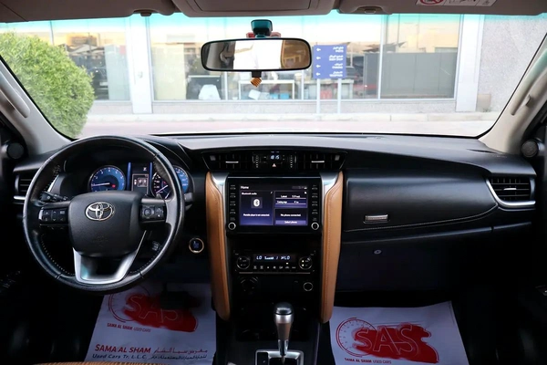 Toyota Fortuner GXR 2022 V6 - GCC Specs - Excellent Condition - Original Paint
