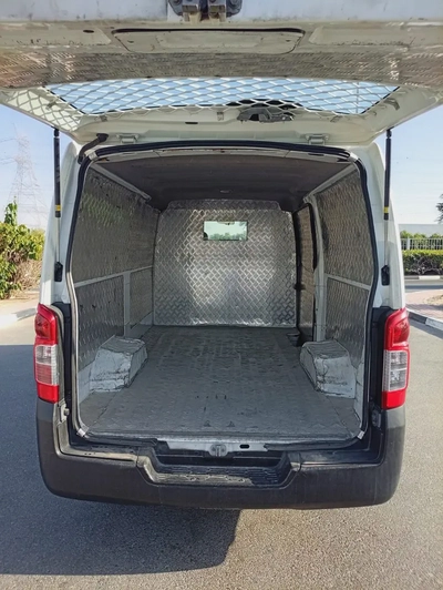 Full Cargo van Nissan Urvan  2021 GCC Specs-12