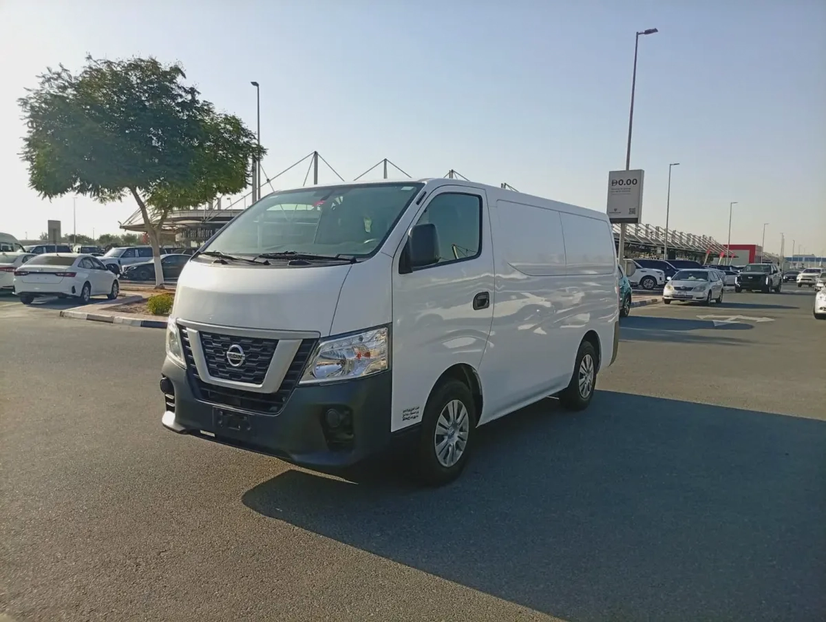 Full Cargo van Nissan Urvan  2021 GCC Specs-15-15