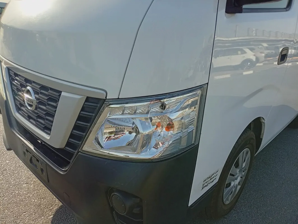 Full Cargo van Nissan Urvan  2021 GCC Specs-6-6