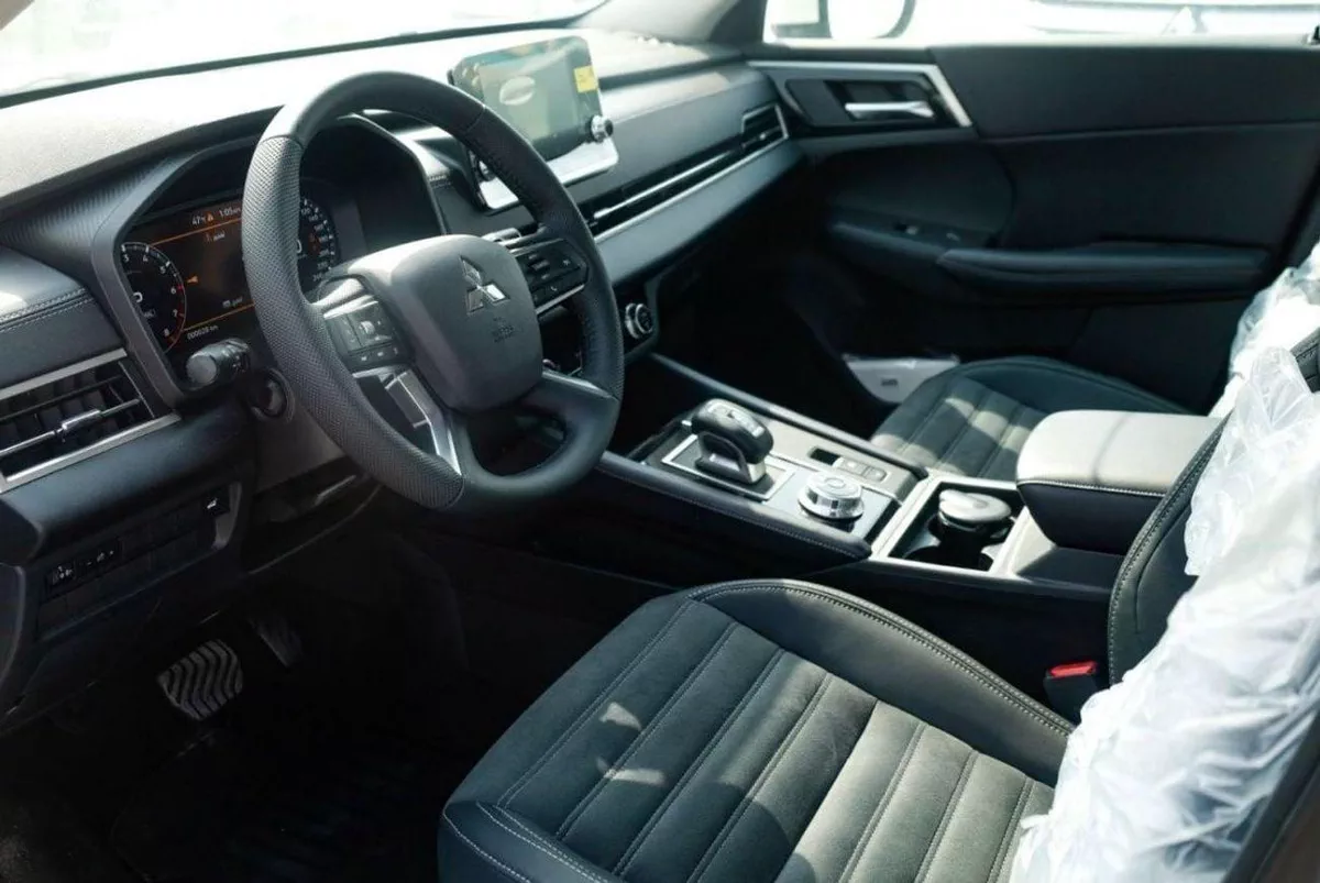 Mitsubishi Outlander GLX HIGHLINE OUTLANDER 2.5L-8-0