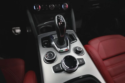 Alfa Romeo Stelvio Veloce-9
