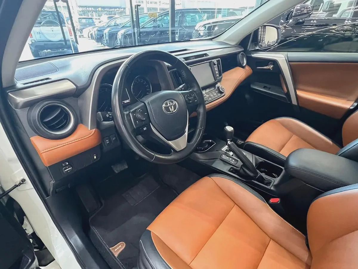 !! 2018 !! Toyota | RAV4 | VXR | GCC Specs | Full Option | 65000 kms Only-10-10
