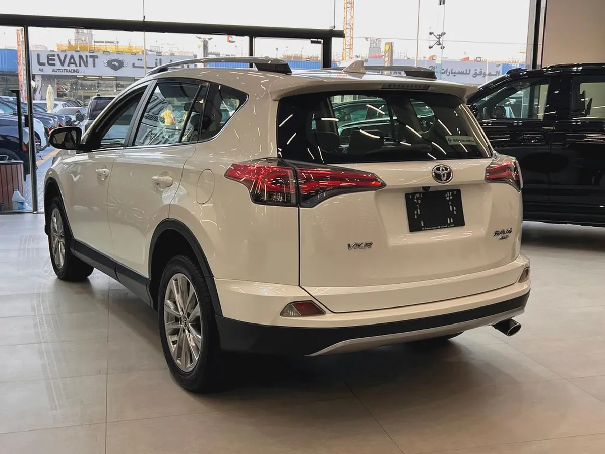!! 2018 !! Toyota | RAV4 | VXR | GCC Specs | Full Option | 65000 kms Only-2-2