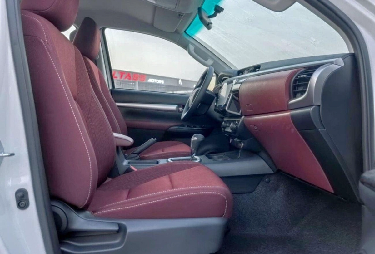 Toyota Hilux GLX TOYOTA HILUX 2.4L DIESEL AUTOMATIC TRANSMISSION 2026-11-0