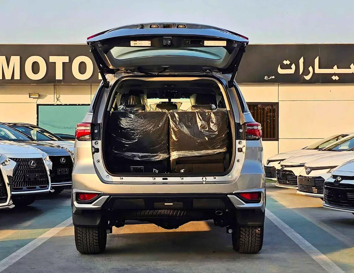Toyota Fortuner SR5 ADVENTURE | 4.0L V6 PETROL | FRONT PWR SEATS | PUSH START | DIFF LOCK AUTO A/C | (CODE # F6HA)-5-0