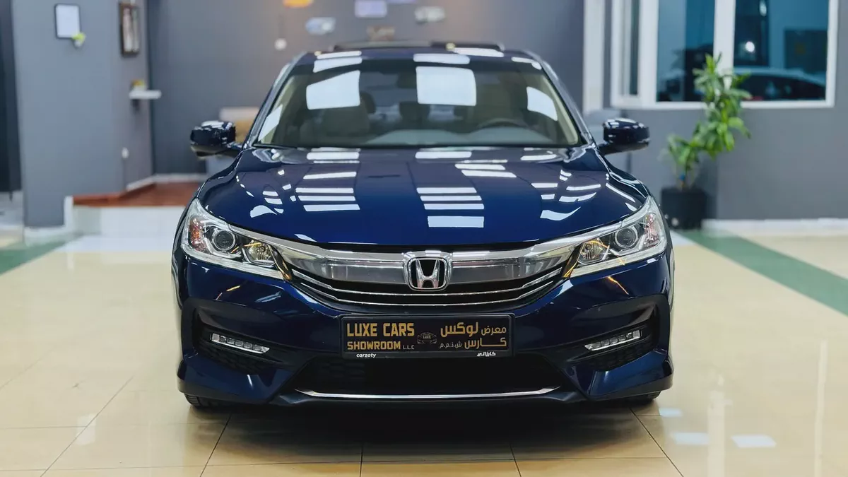 Honda Accord EX-L 2017 GCC Specs -Full Option Excellent Condition-1-1