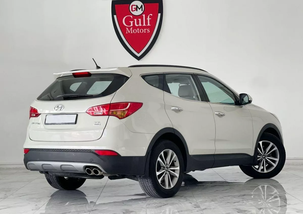 Hyundai Santa Fe GLS 3.3L-6CYL GCC SPECIFICATION-3-0