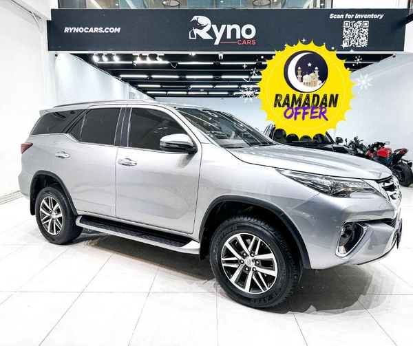 Massive Price Drop!!! // AED 1,450 // 20%DP // 2019 Toyota Fortuner VXR