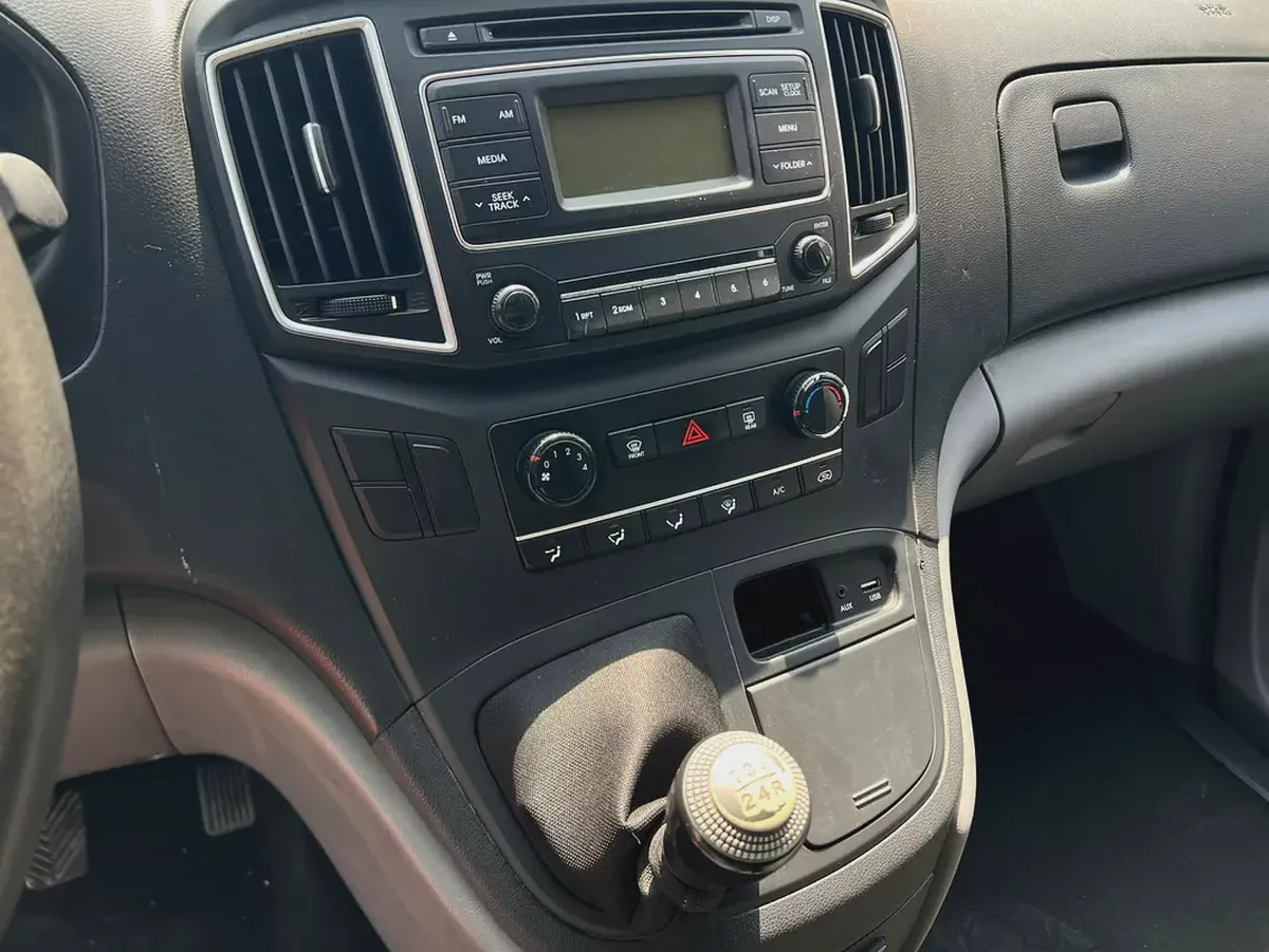 2021 Hyundai H1 | 3 Seats | Van | Manual | Petrol | GCC | Ref#1138-14-14