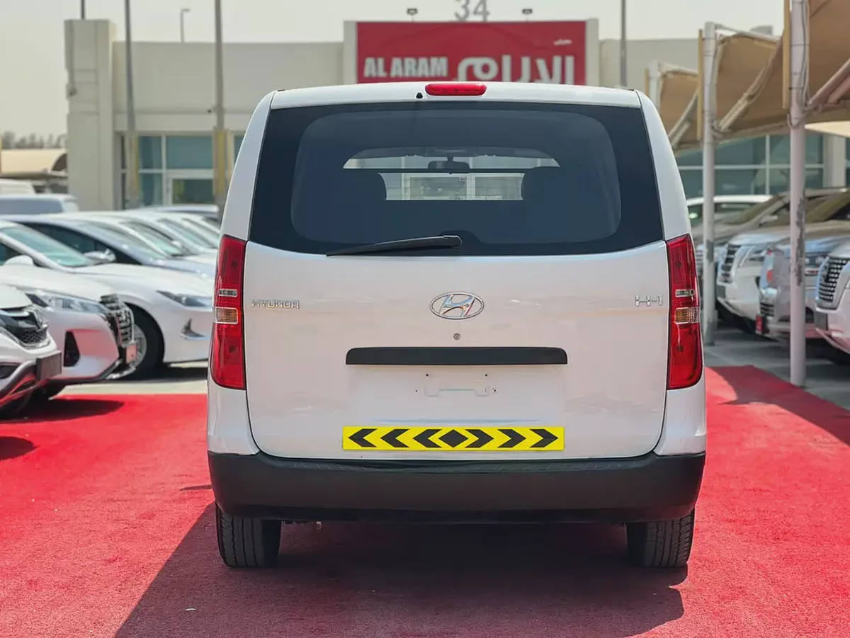 2021 Hyundai H1 | 3 Seats | Van | Manual | Petrol | GCC | Ref#1138-4-4