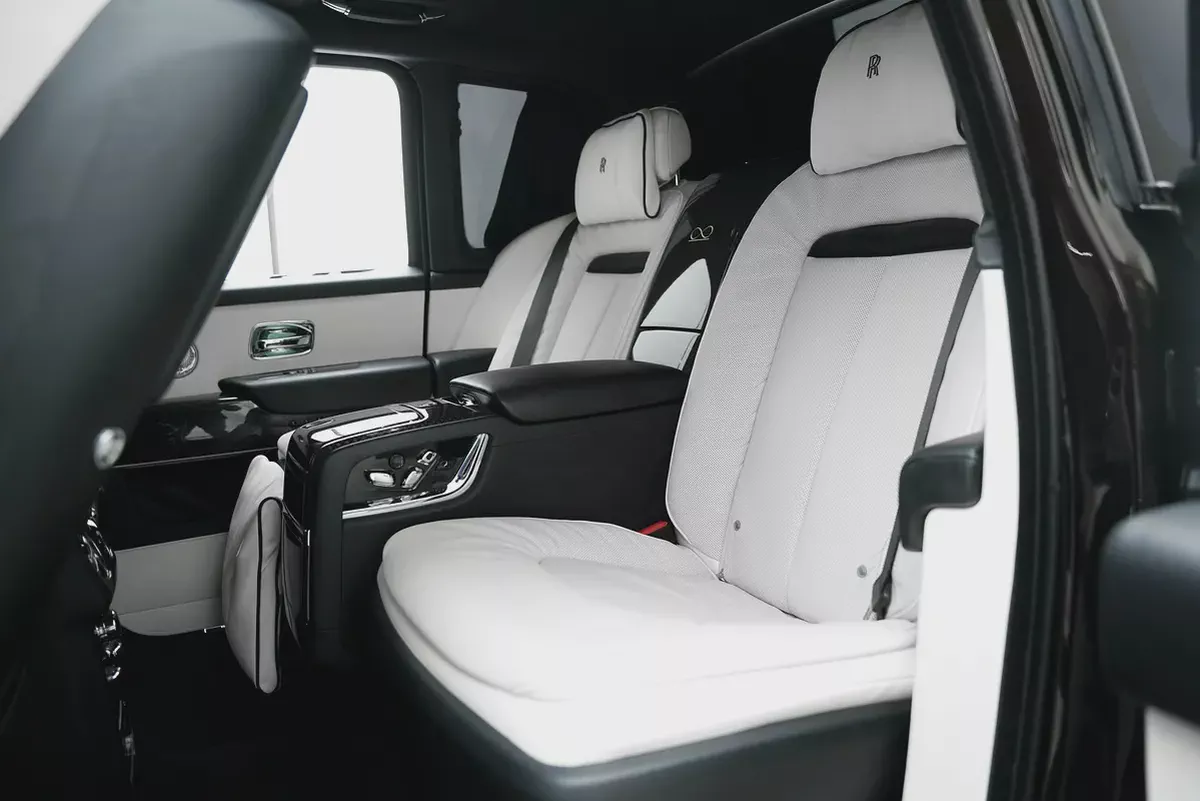 2023 Rolls-Royce Cullinan Black Badge · Warranty · Service Contract-12-12