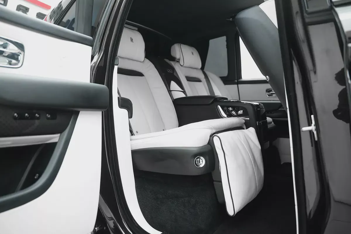 2023 Rolls-Royce Cullinan Black Badge · Warranty · Service Contract-13-13