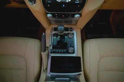 Land Cruiser GXR | Platinum Edition | GCC Specs | REF #T38206-17