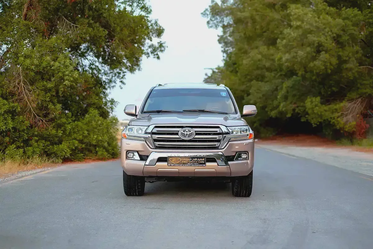 Land Cruiser GXR | Platinum Edition | GCC Specs | REF #T38206-5-5