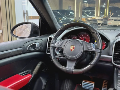 Porsche Cayenne Turbo 2013 | GCC Specs | Low Mileage | High Option-8