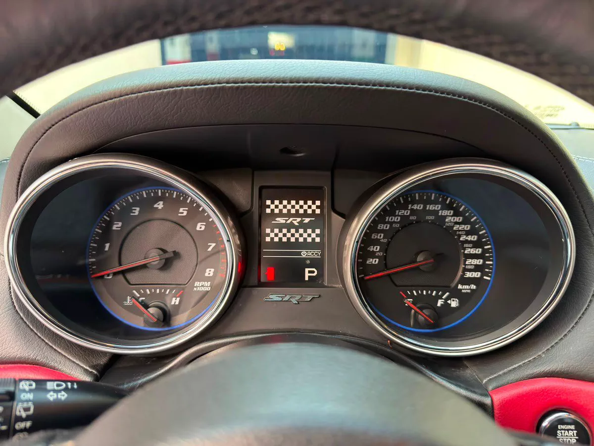 GCC Specs 2013 JEEP GRAND CHEROKEE SRT8 6.4Litre V8 HEMI AWD SUV, 470BHP-8-8