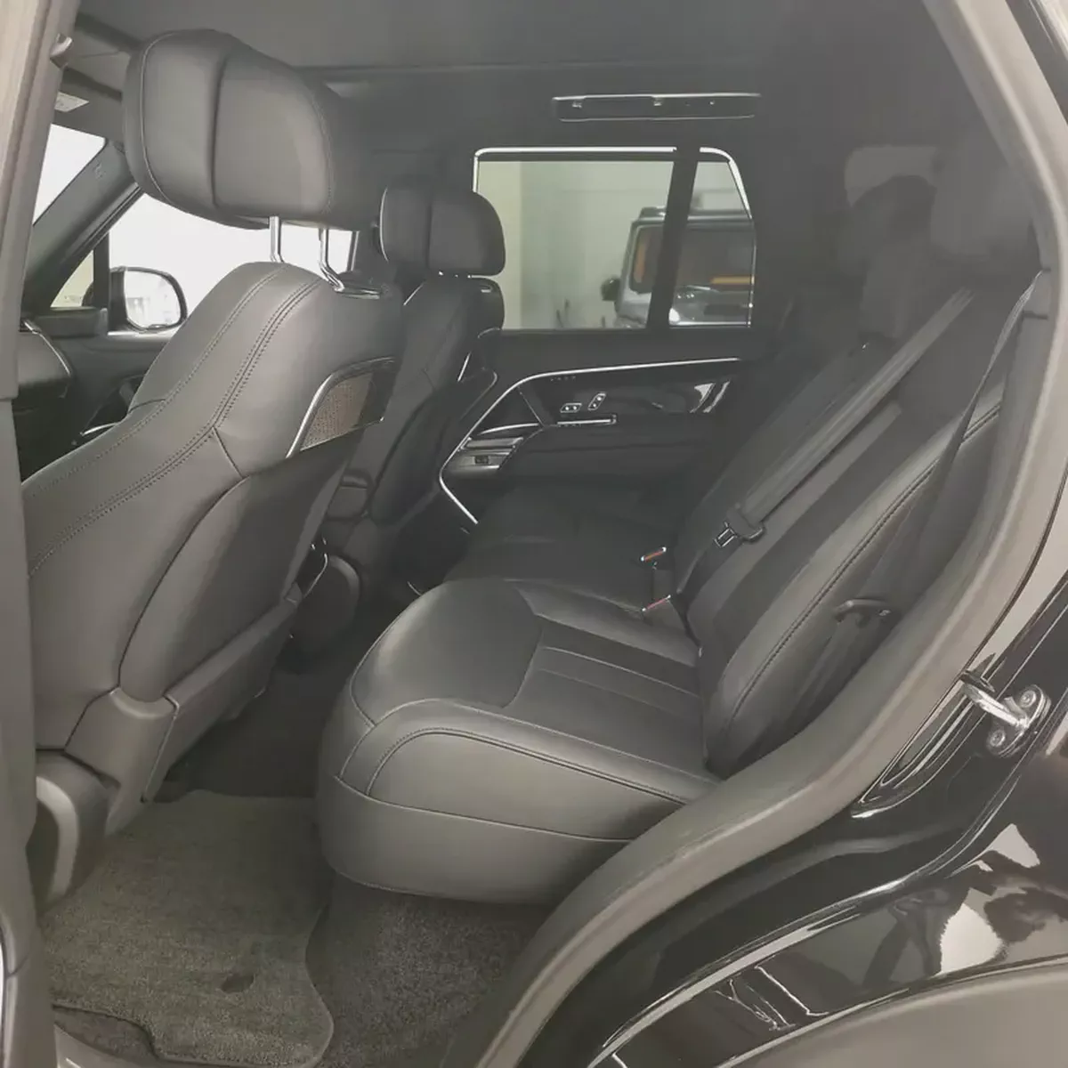 AED 7817 PM | RANGE ROVER VOGUE P550e AUTOBIOGRAPHY 2024 | LOW KMS | 1 YEAR WARRANTY-16-16