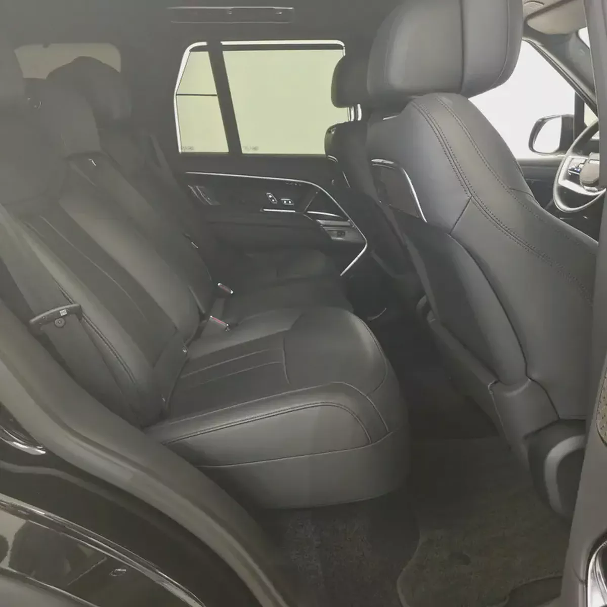 AED 7817 PM | RANGE ROVER VOGUE P550e AUTOBIOGRAPHY 2024 | LOW KMS | 1 YEAR WARRANTY-19-19