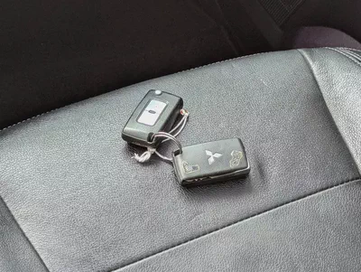 MITSUBISHI PAJERO 2017 GLS TOP FULL OPTION V6 3.8L IN EXCELLENT CONDITION-7