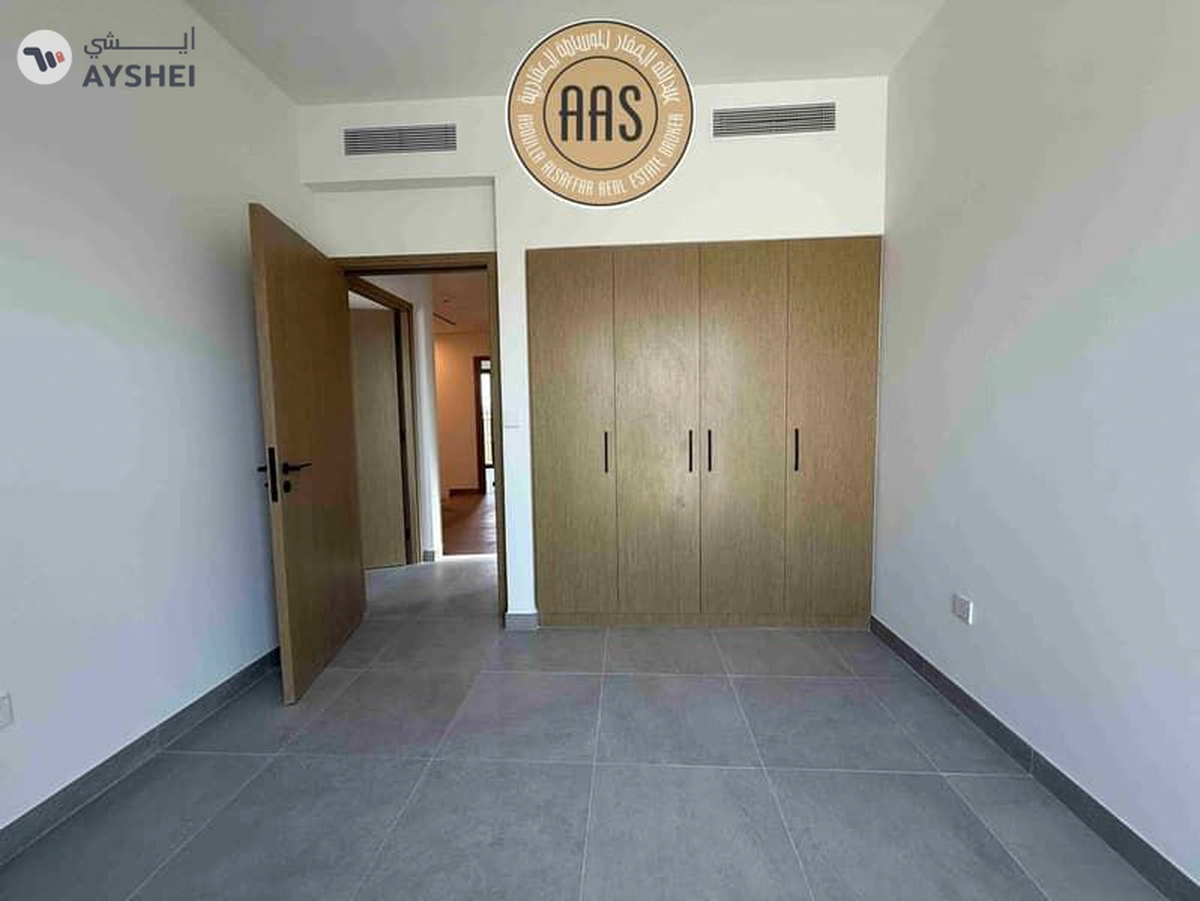 SINGLE ROW PARK FACING 4BR+MAID VILLA AVAILABLE FOR RENT-1-1