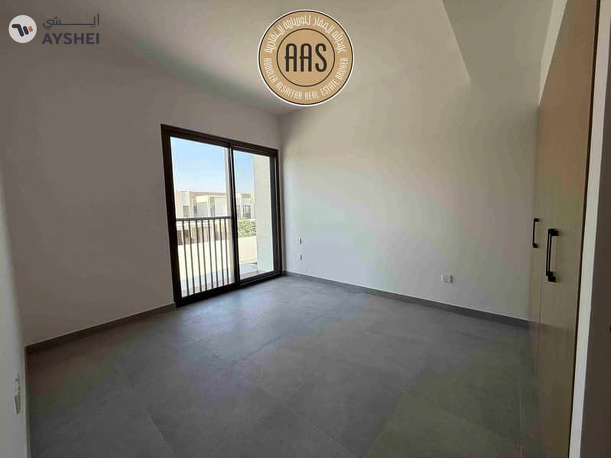 SINGLE ROW PARK FACING 4BR+MAID VILLA AVAILABLE FOR RENT-2-2