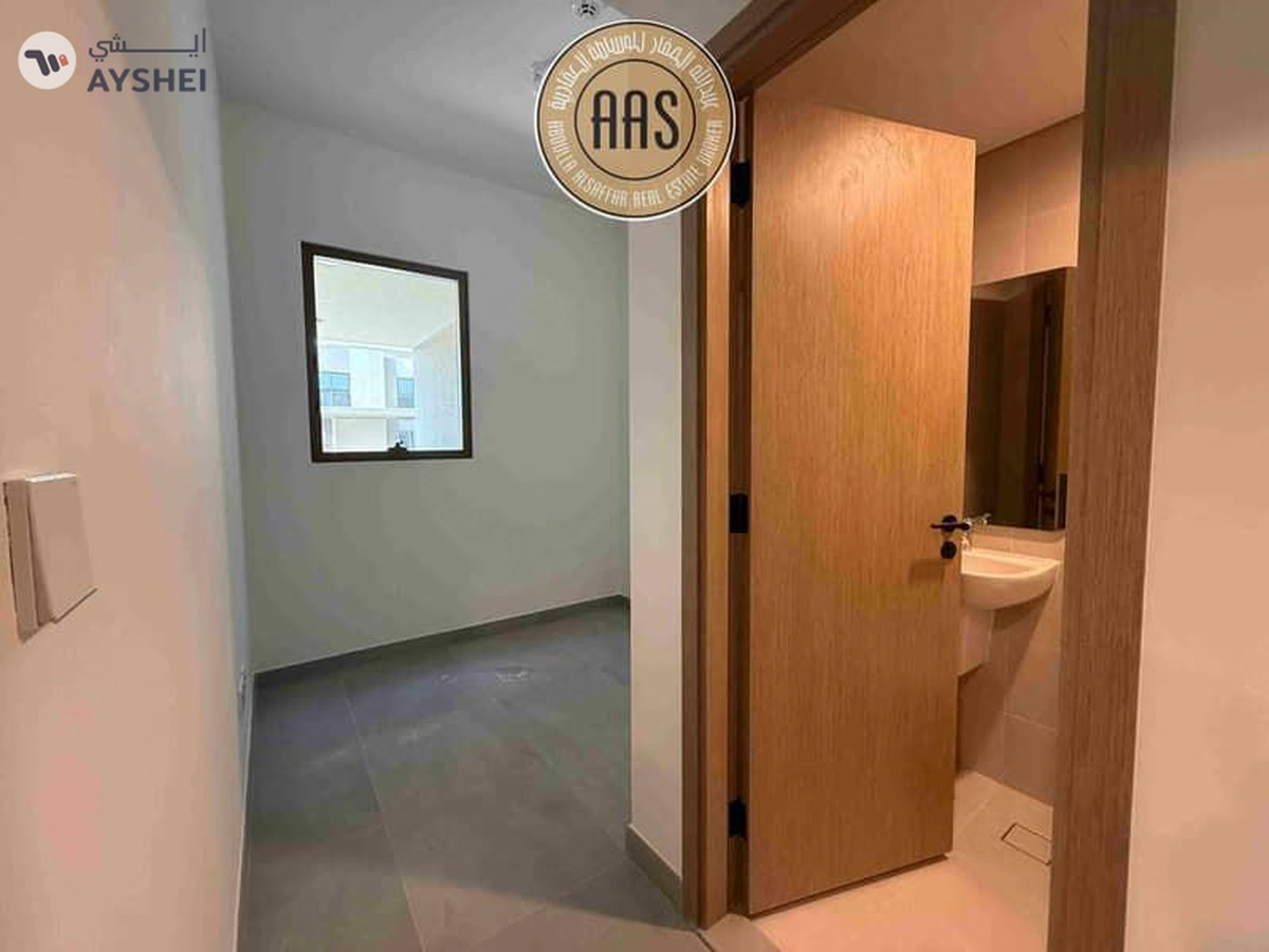 SINGLE ROW PARK FACING 4BR+MAID VILLA AVAILABLE FOR RENT-6-6