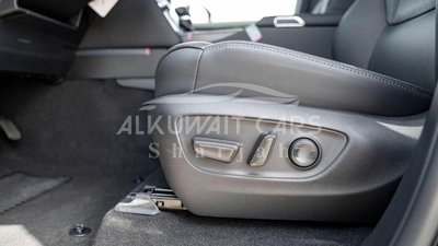Toyota Land Cruiser Toyota Land Cruiser VXR 3.5L Petrol AT MY2025-16