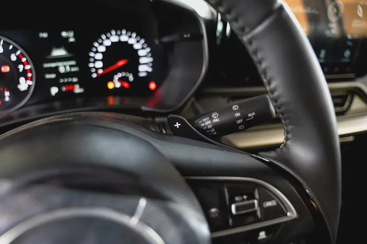 Suzuki Swift GLX Mild Hybrid 1.2L 3 Cylinders 2026 GCC Specs Full Option Brand New 0kms-9-9