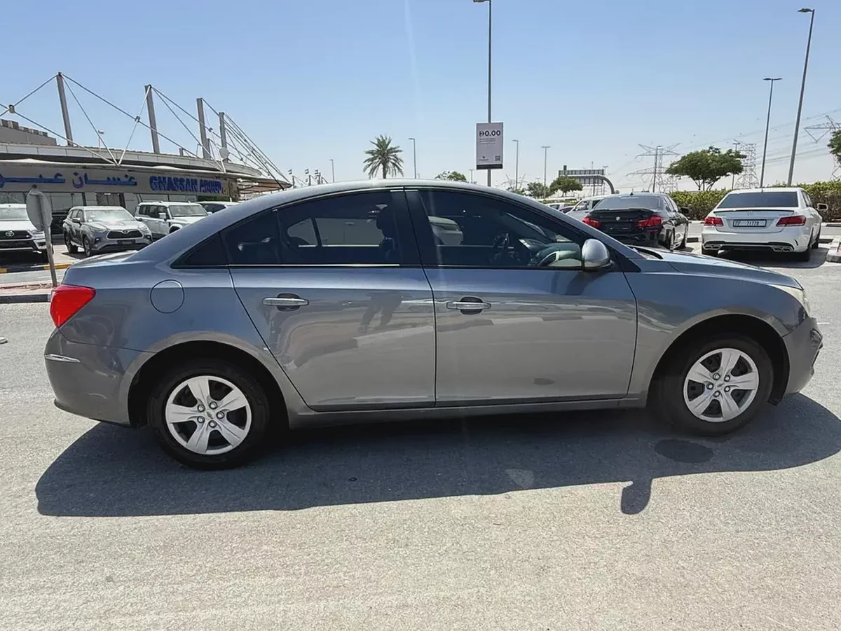 Chevrolet Cruze LS 2016 - GCC Specs - Excellent Condition-3-3