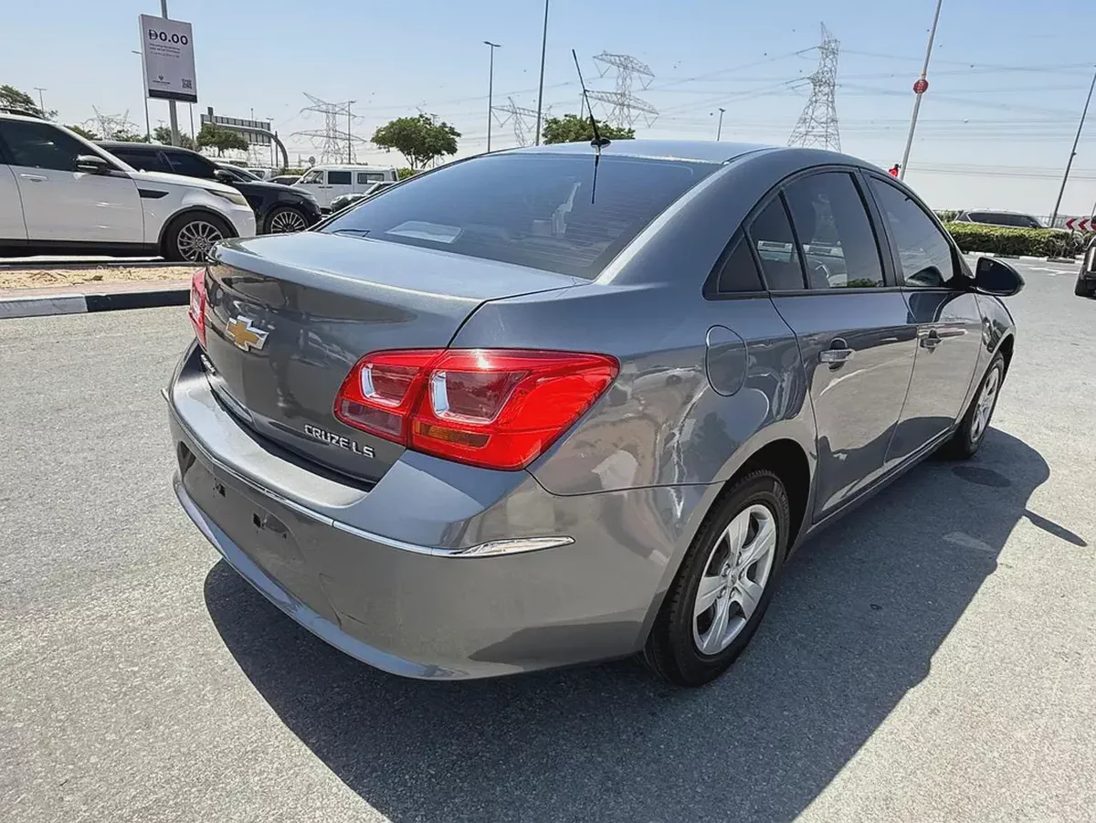Chevrolet Cruze LS 2016 - GCC Specs - Excellent Condition-5-5