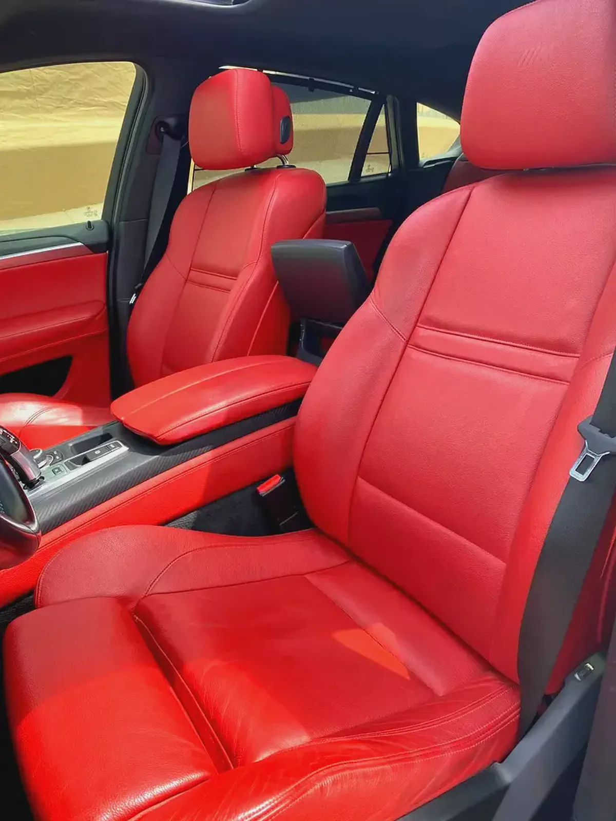 2014 BMW X6M  4.4L V8 555 HP || LOW MILEAGE || ACCIDENT FREE || GCC || CARPLAY TOUCH SCREEN-15-15