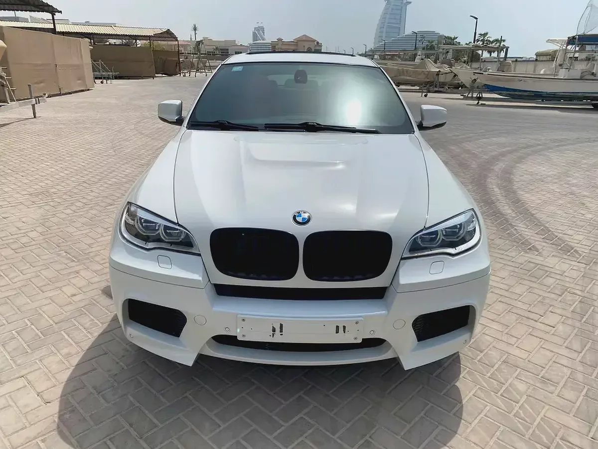 2014 BMW X6M  4.4L V8 555 HP || LOW MILEAGE || ACCIDENT FREE || GCC || CARPLAY TOUCH SCREEN-2-2
