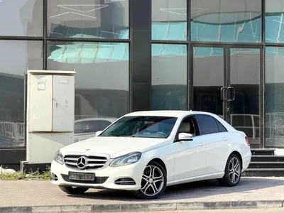 Mercedes Benz E200 AVANTGARDE E 200 GCC Specs - Pristine Condition-0