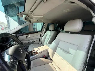 Mercedes Benz E200 AVANTGARDE E 200 GCC Specs - Pristine Condition-6