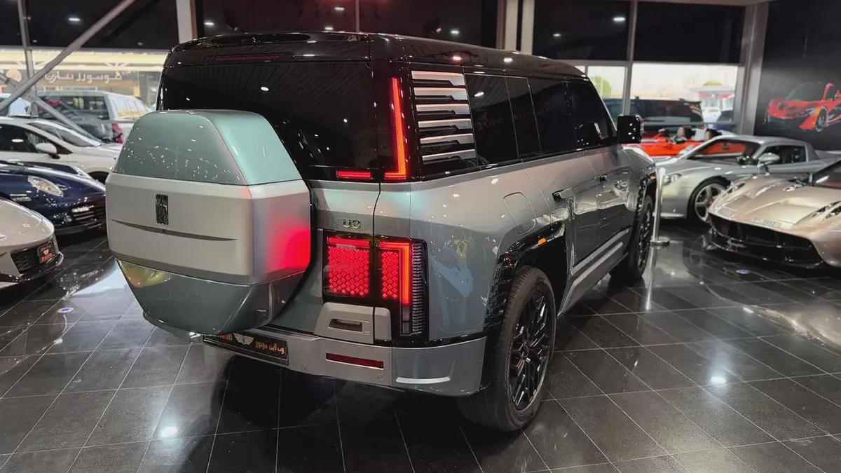 YangWang U8 Premium Edition 2023 | 1,100+ HP | Floating Mode | Chinese Specs-10-10
