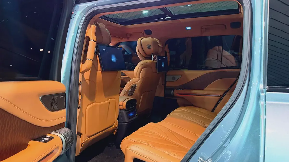 YangWang U8 Premium Edition 2023 | 1,100+ HP | Floating Mode | Chinese Specs-6-6