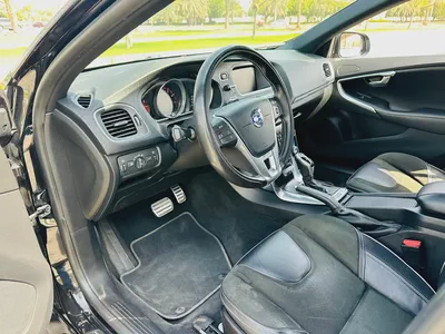 VOLVO V40 R DESIGN MODEL 2016 FULL SERVICE HISTORY IN STORY-14