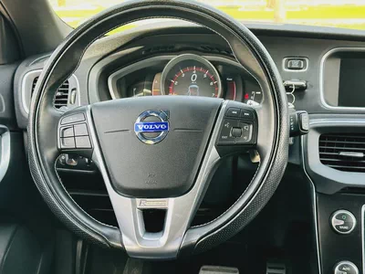 VOLVO V40 R DESIGN MODEL 2016 FULL SERVICE HISTORY IN STORY-19