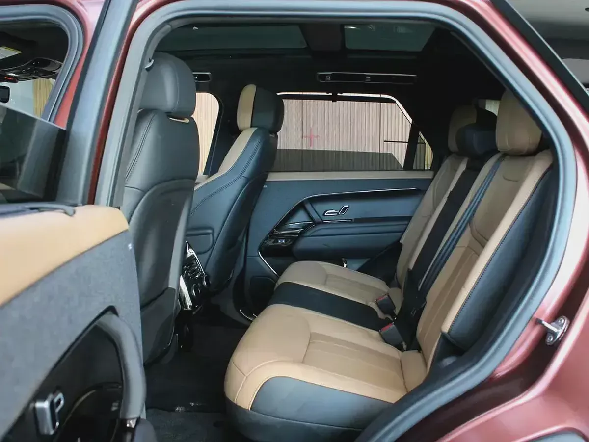 2025 Land Rover Range Rover Sport Autobiography - with warranty for 425,000.00 AED-10-10