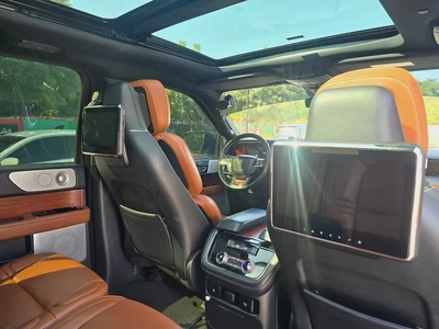 Lincoln Navigator 2018 GCC Specs - Pristine Condition - Orginal paint - FSH - Accident free-16