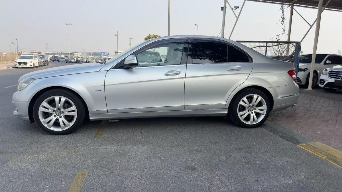 Mercedes Benz C250 STANDARD-5-0
