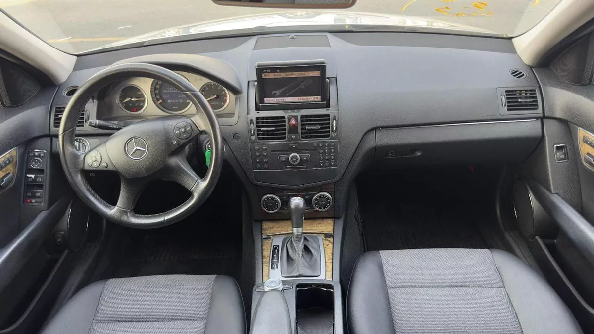 Mercedes Benz C250 STANDARD-6-0