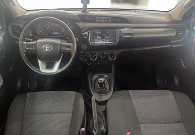 Toyota Hilux GL 2.7L-4CYL EXCELLENT CONDITION - 4WD MANUAL GEAR-6